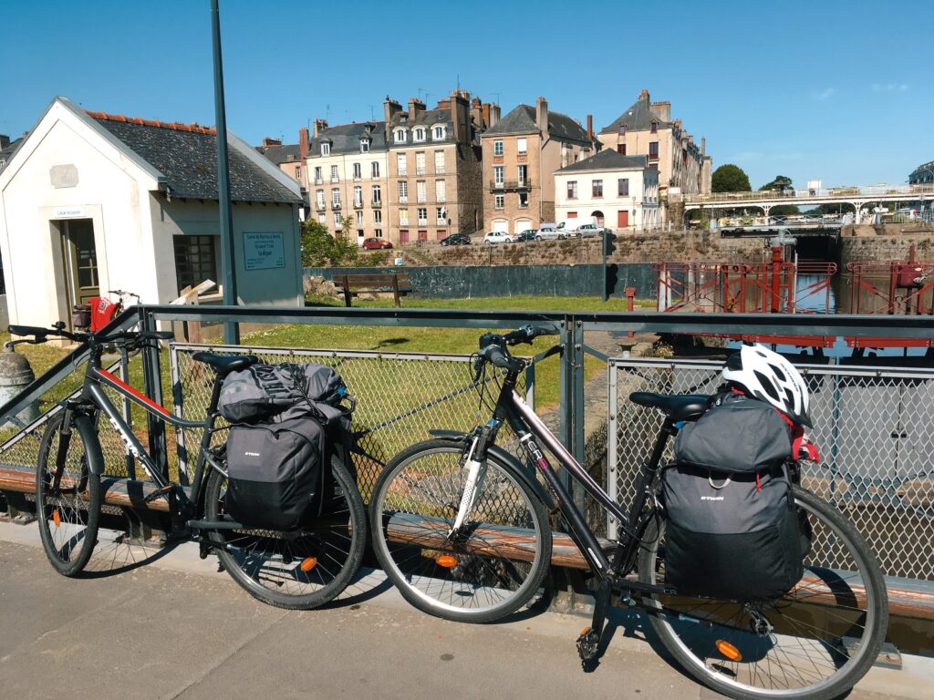 Balade à vélo sur le Canal de Nantes à Brest