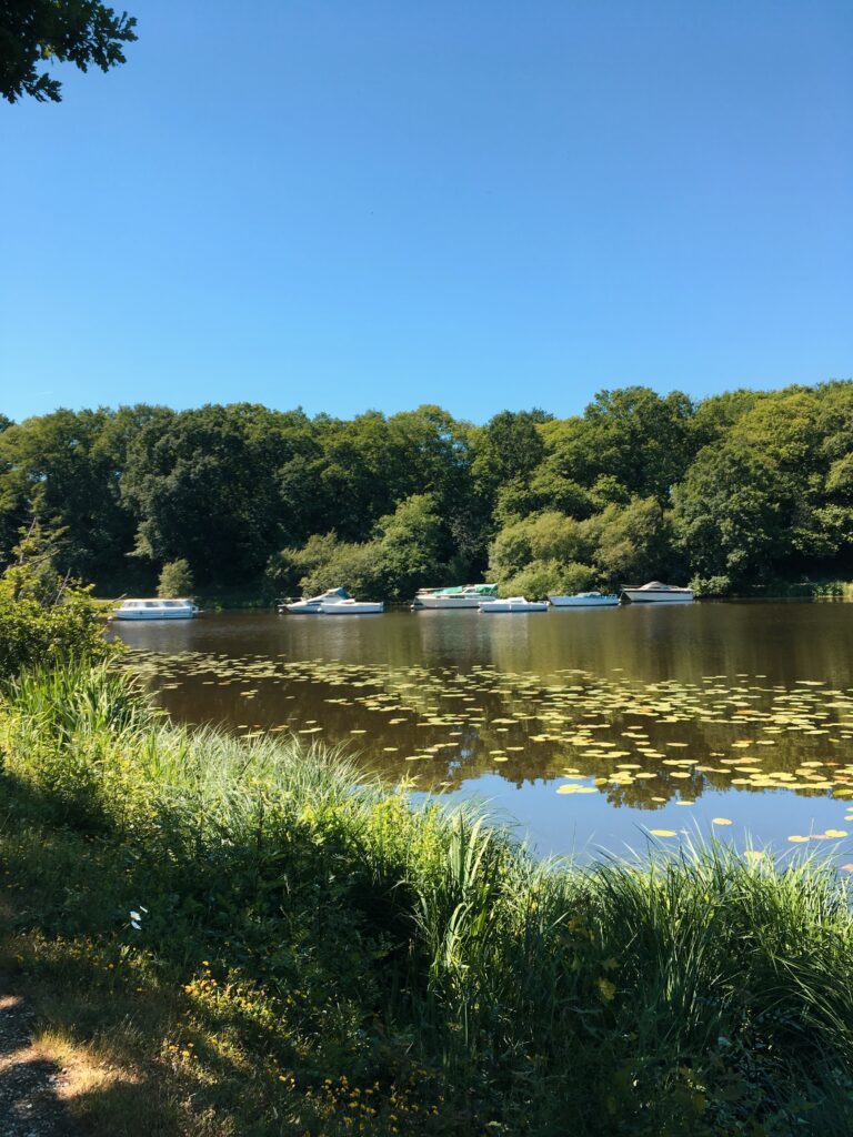 Balade à vélo sur le Canal de Nantes à Brest