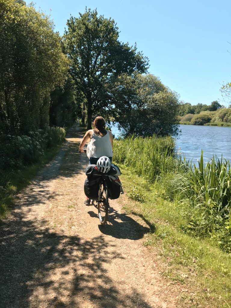 Balade à vélo sur le Canal de Nantes à Brest