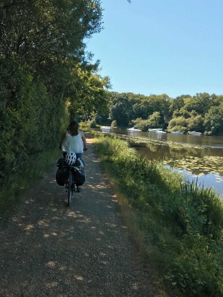 Balade à vélo sur le Canal de Nantes à Brest